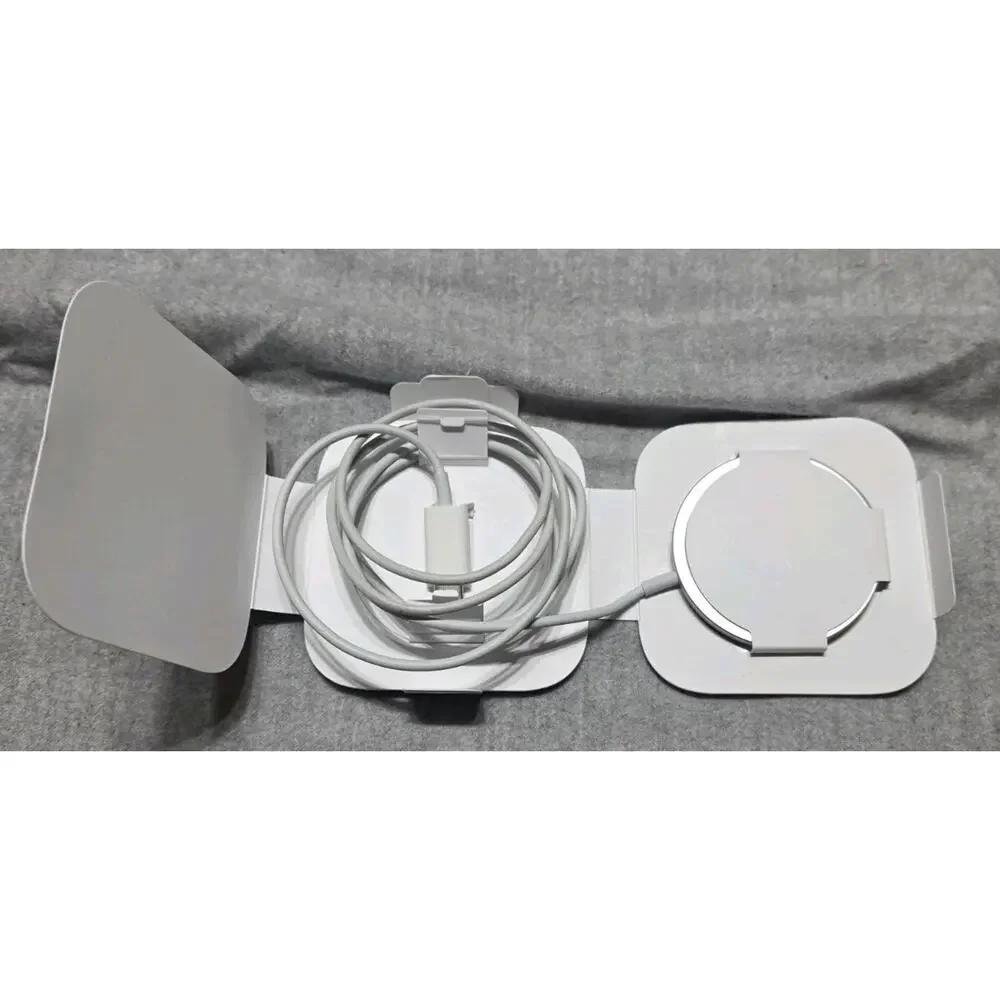 Apple MHXH3AM / A MagSafe Power Charger - White, open box